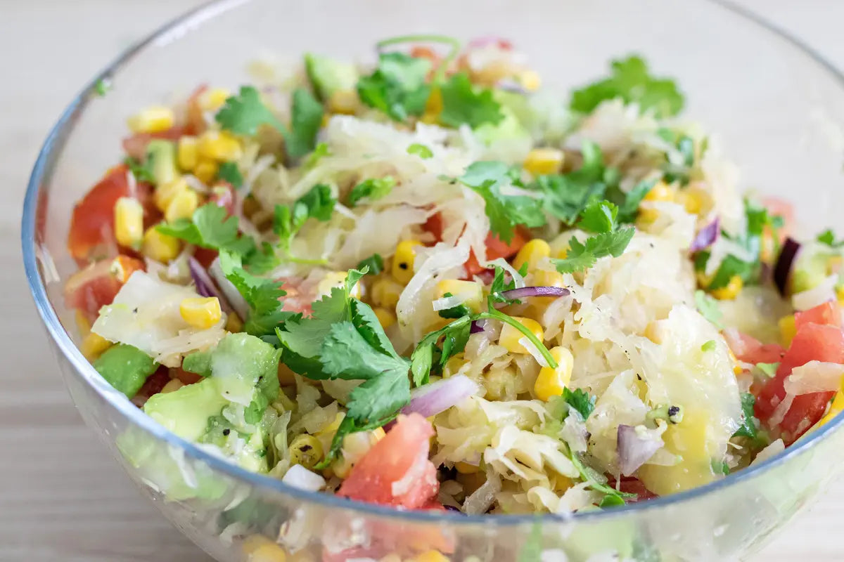 salată de vară sănătoasă cu varză